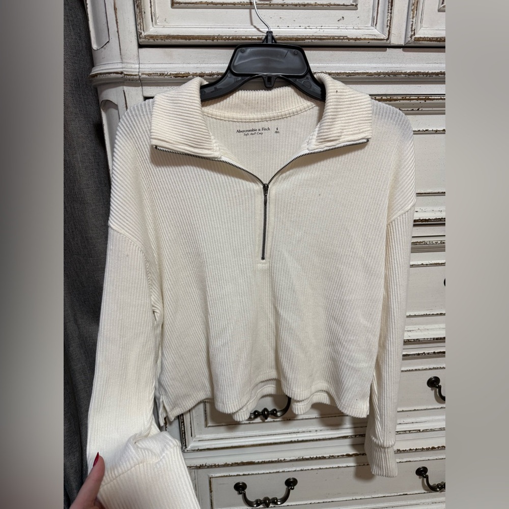 Abercrombie velvet ribbed quarter zip